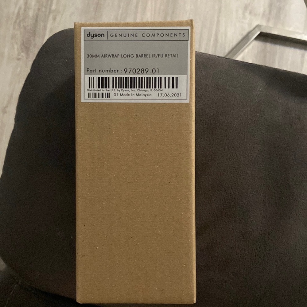 Dyson 30 MM air wrap long barrel Brand New